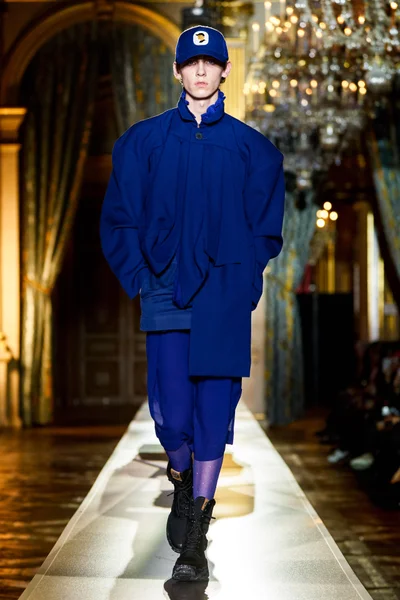 Look 11